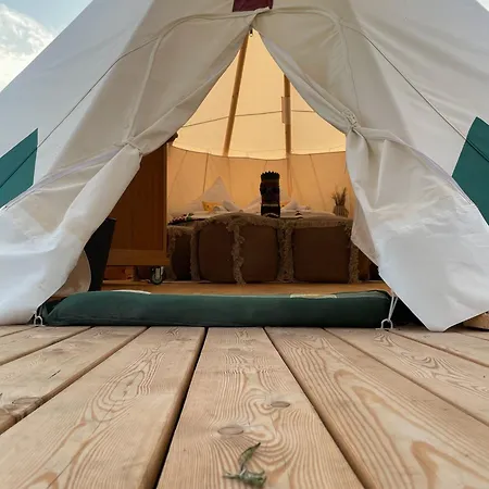 Tipi Wintun Apartment Belau